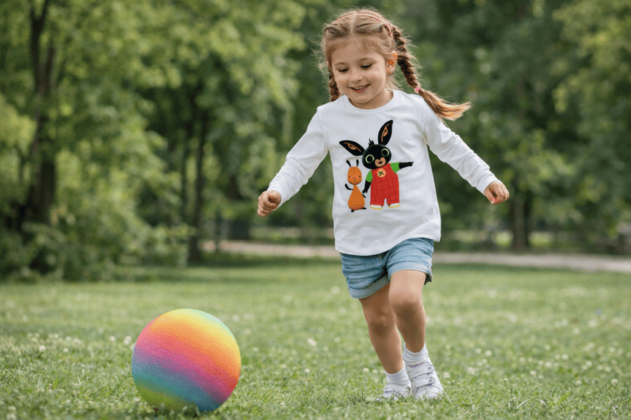 dievčatko v tričku Zajačik Bing mk